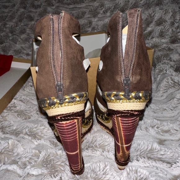 Christian Louboutin Tosca 140 Suede/Bazin Chocolate - Picture 2 of 6